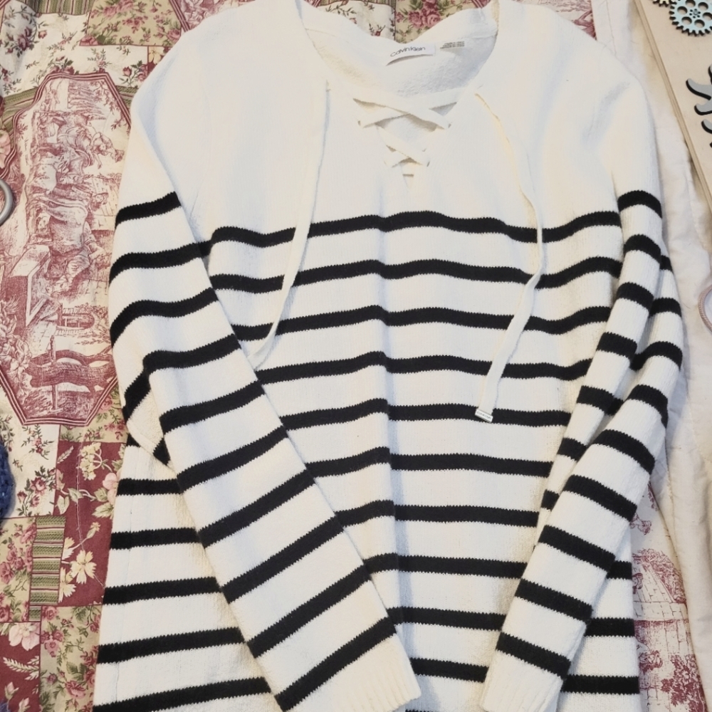 Calvin Klein Sweater/Long Sleeve Striped Shirt